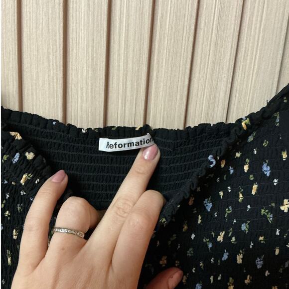 Reformation Smocked Puff Sleeve Blouse Black Floral Print Size M - Picture 3 of 6